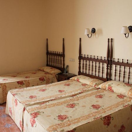 Hotel Rey Nino อาบีลา ภายนอก รูปภาพ