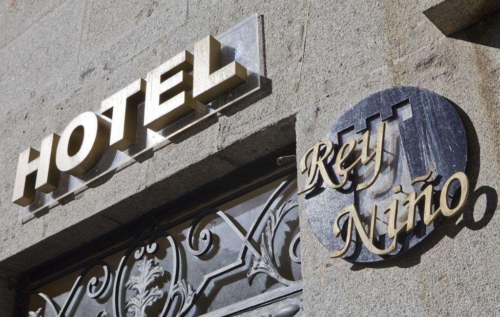 Hotel Rey Nino อาบีลา ภายนอก รูปภาพ