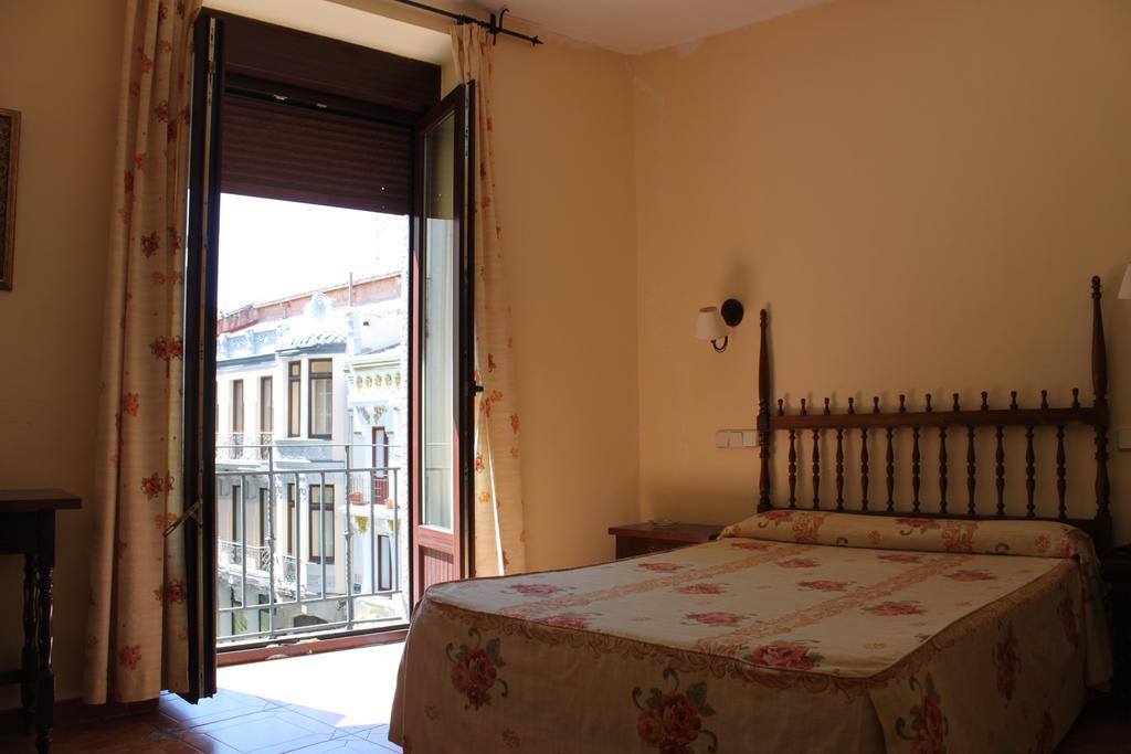 Hotel Rey Nino อาบีลา ภายนอก รูปภาพ
